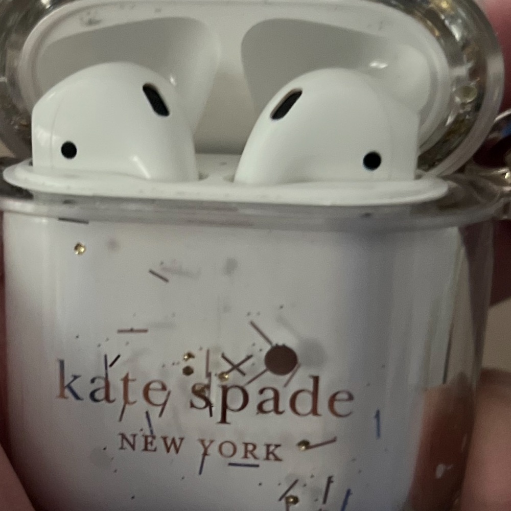 Back to school special. Apple iPods with Kate Spade case. Excellent condition.